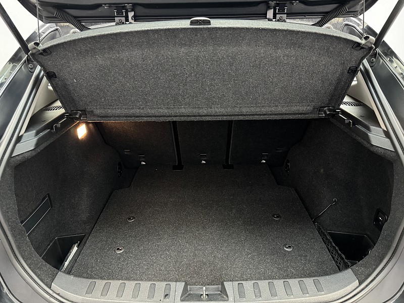 Vehicle image 17 of 39