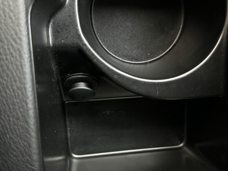 Vehicle image 33 of 39