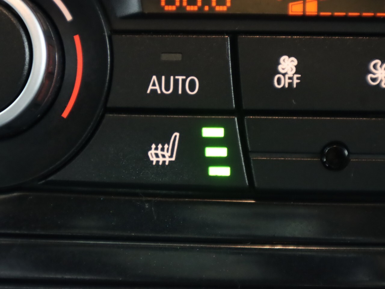 Vehicle image 20 of 42