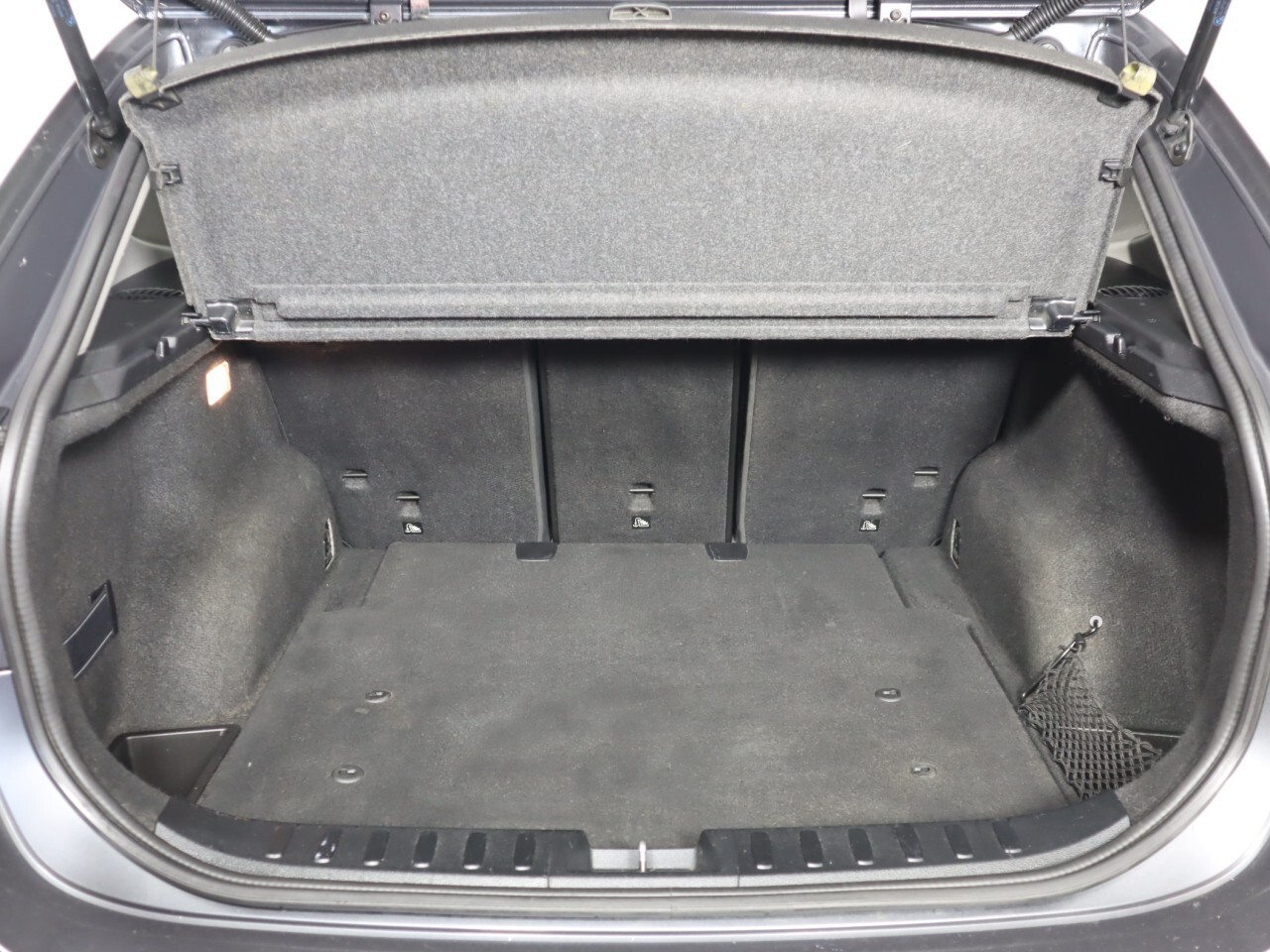 Vehicle image 33 of 42