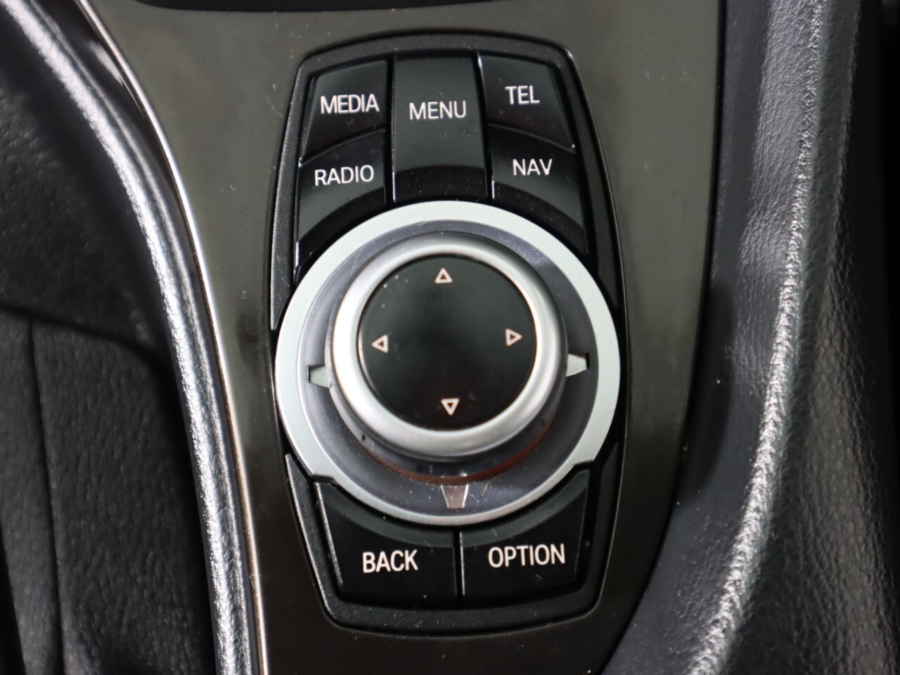 Vehicle image 24 of 42