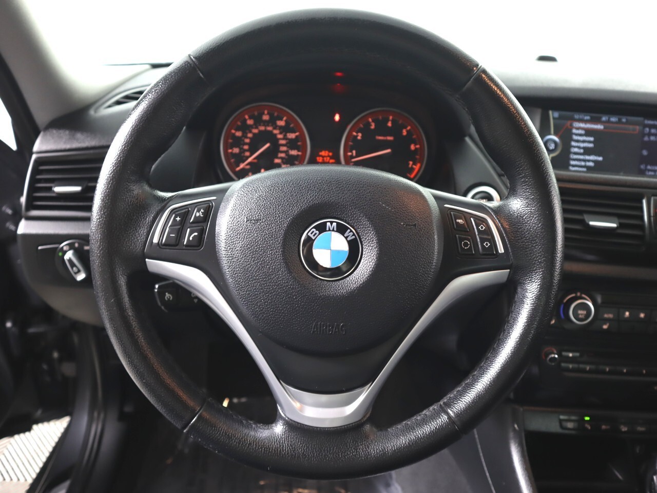 Vehicle image 10 of 42