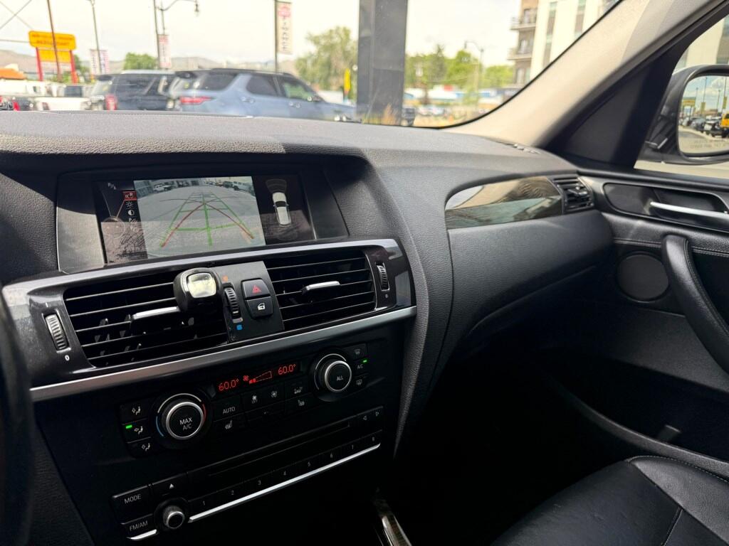 Vehicle image 21 of 32