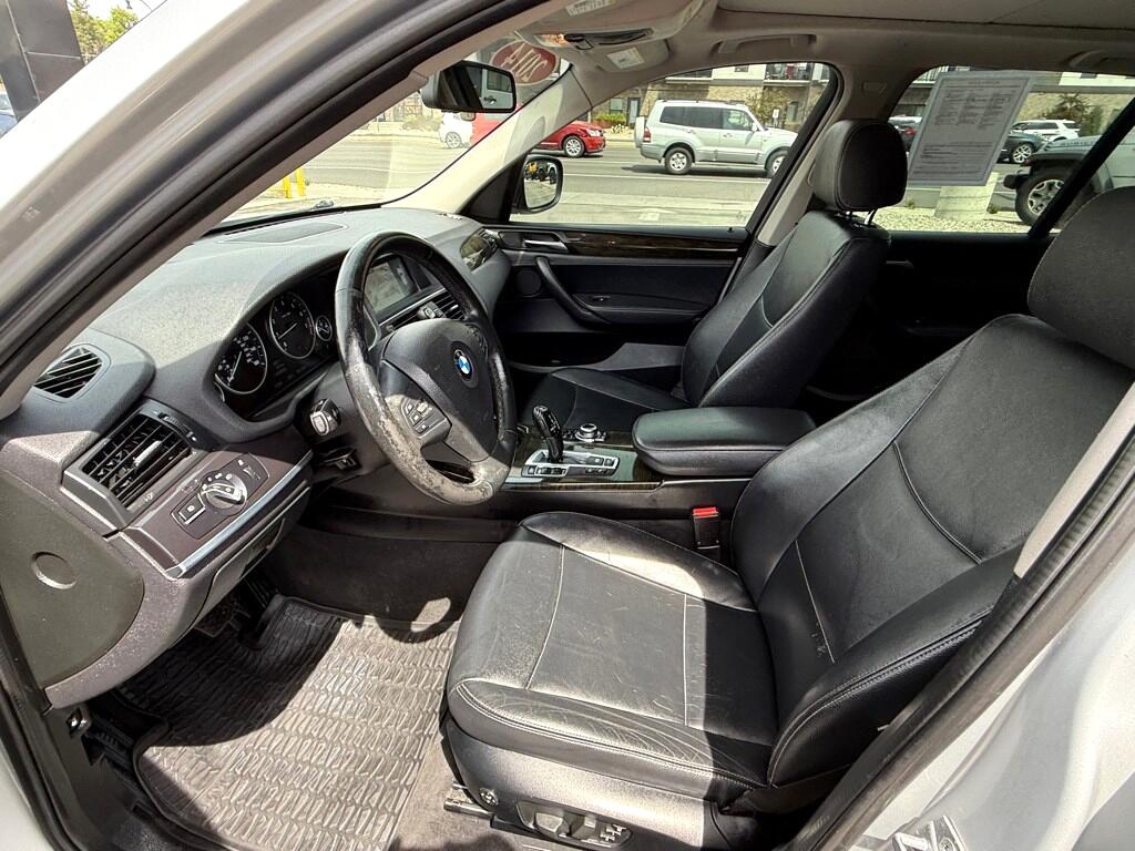 Vehicle image 17 of 32