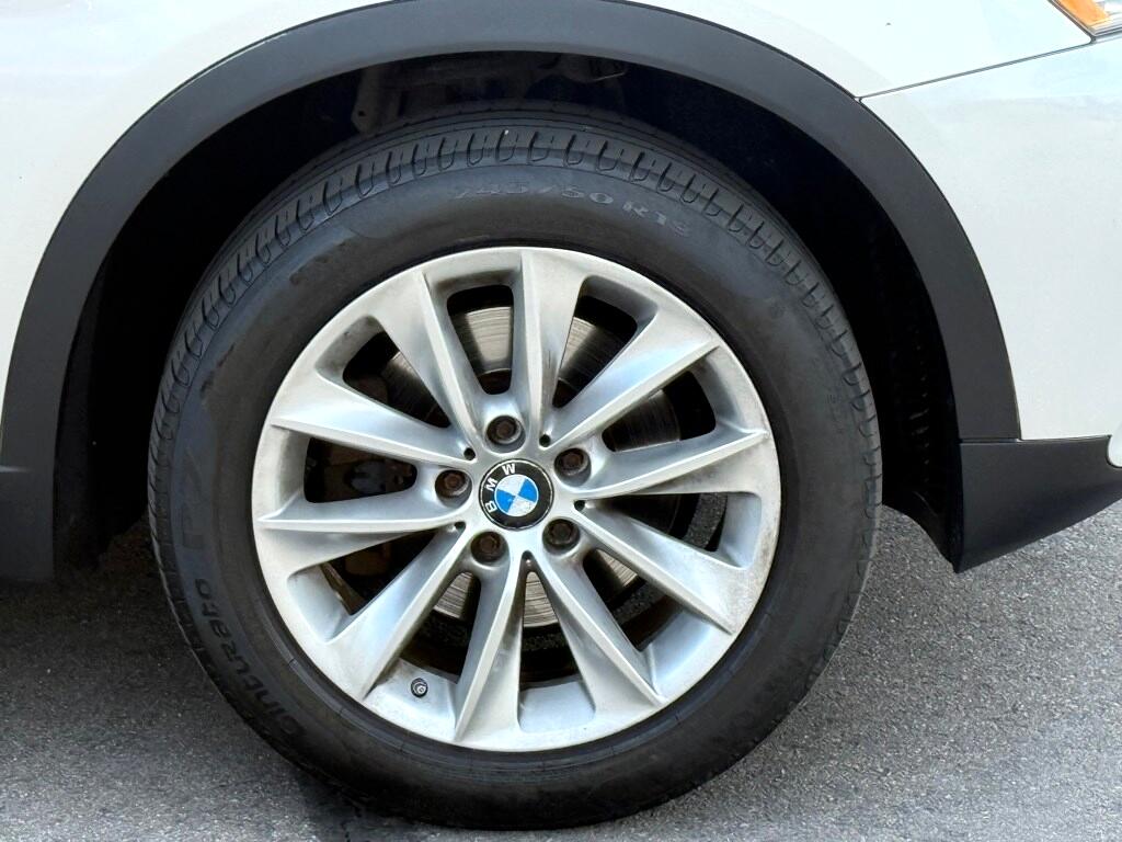 Vehicle image 8 of 32