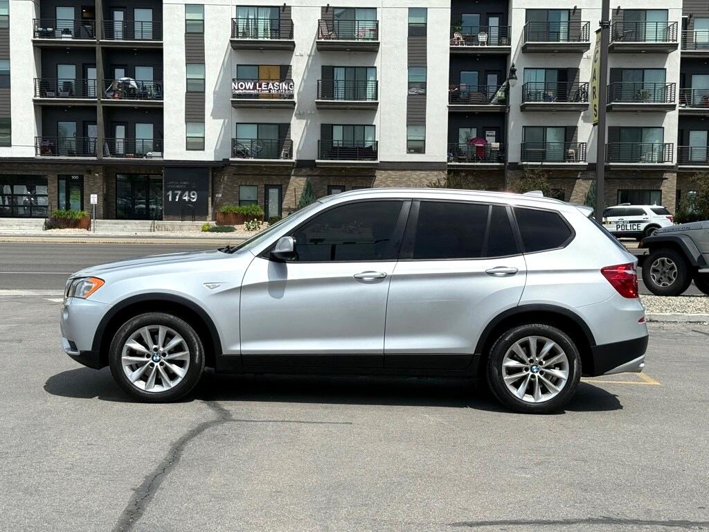 Vehicle image 7 of 32