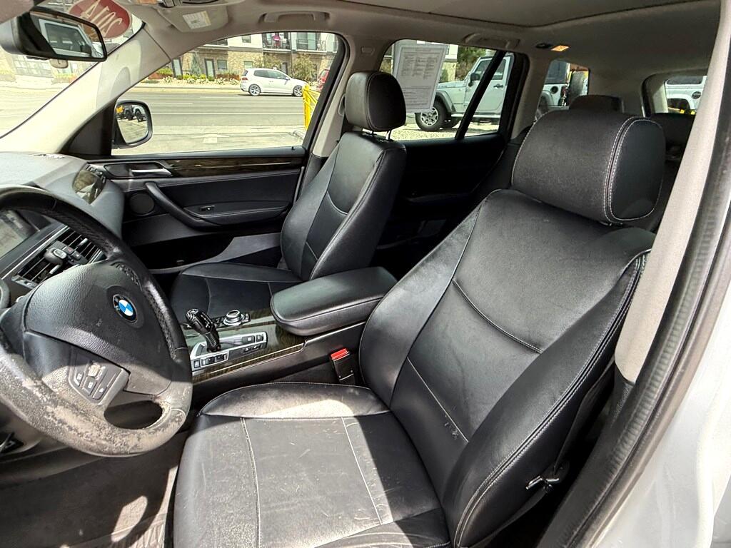 Vehicle image 18 of 32
