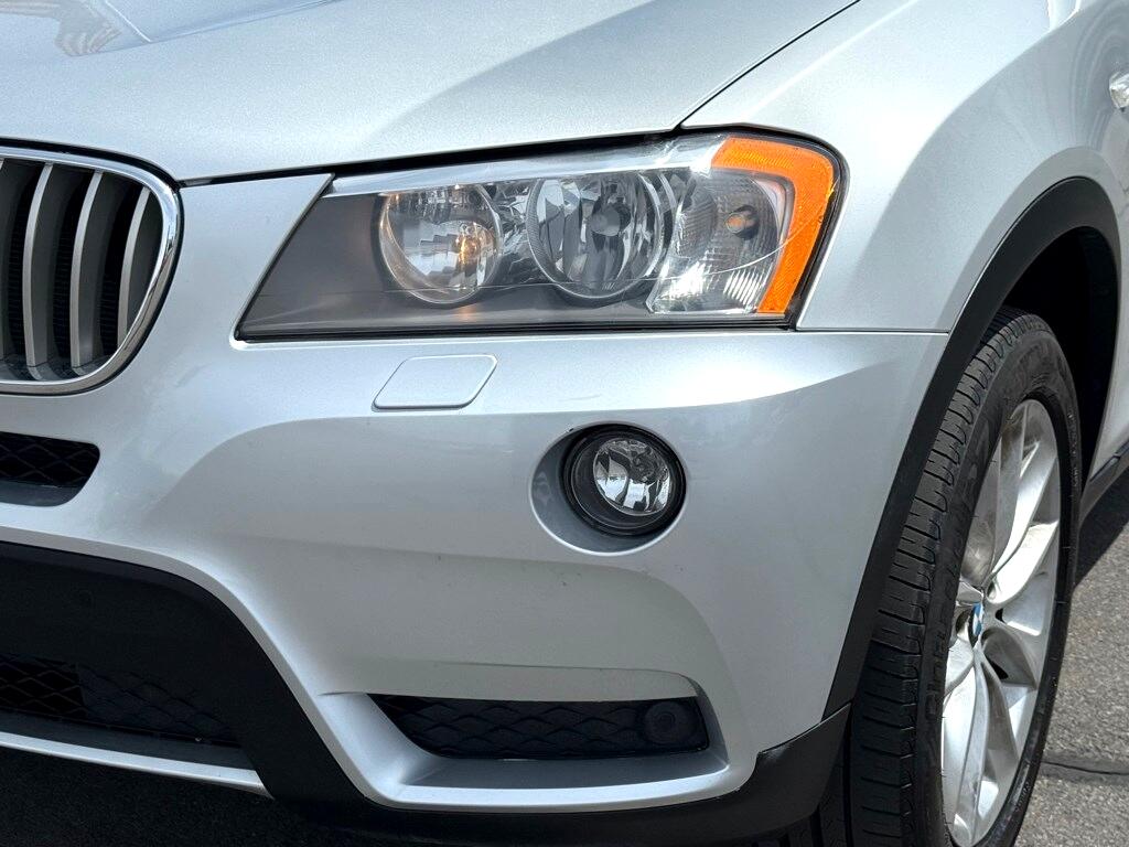 Vehicle image 11 of 32