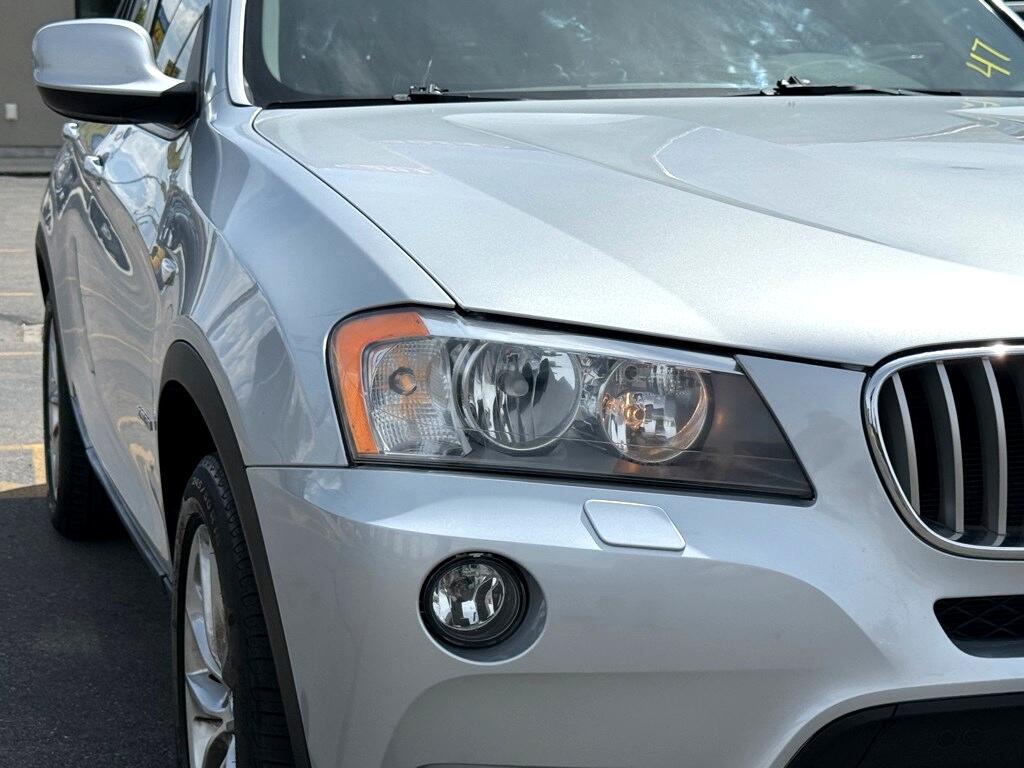 Vehicle image 9 of 32