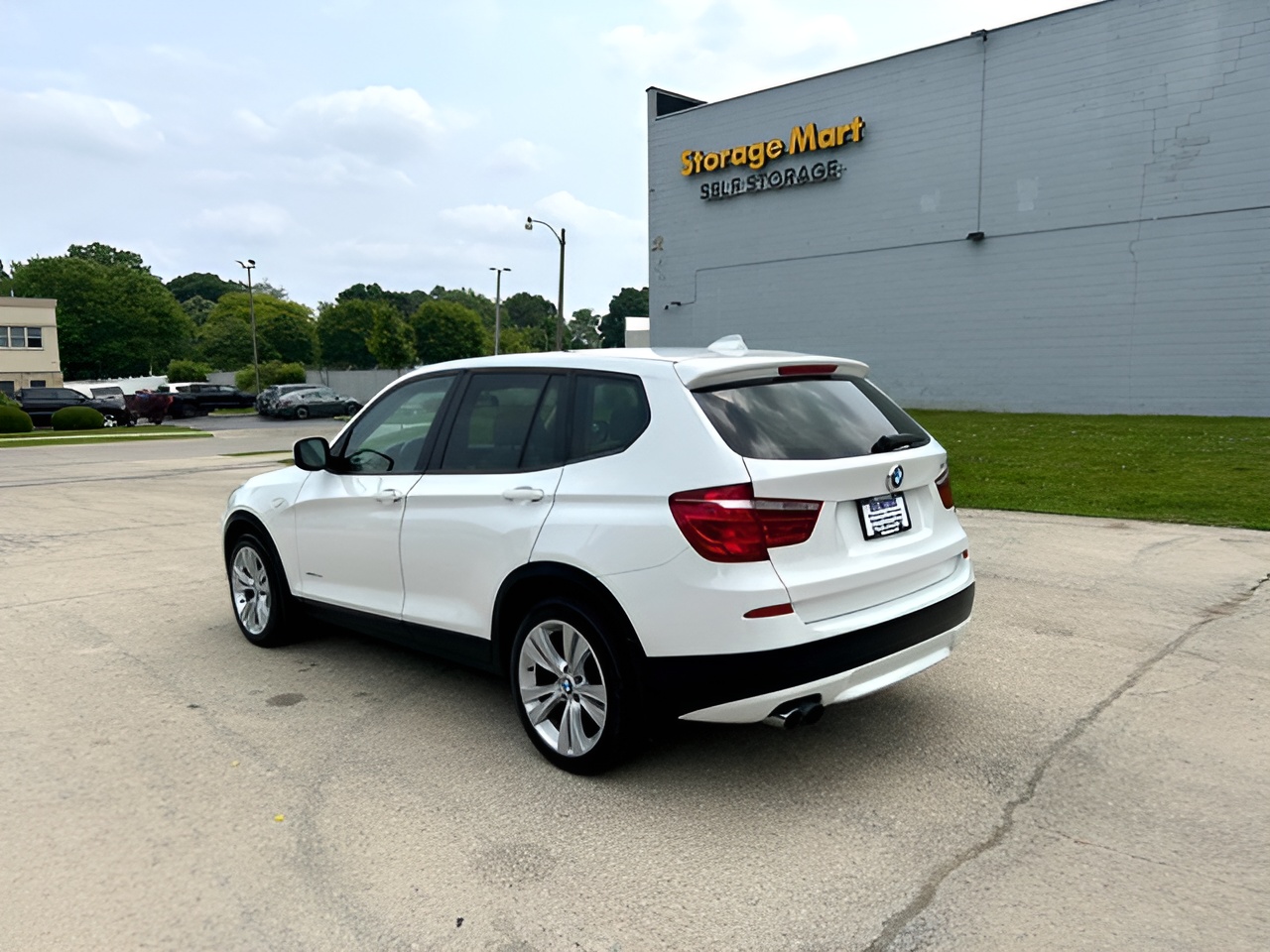Vehicle image 20 of 21