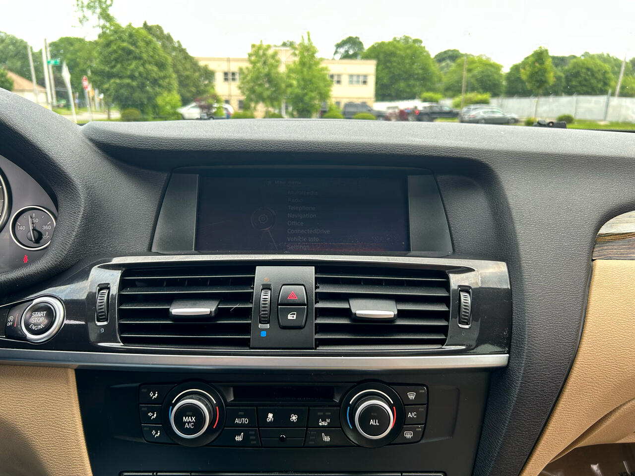 Vehicle image 12 of 21