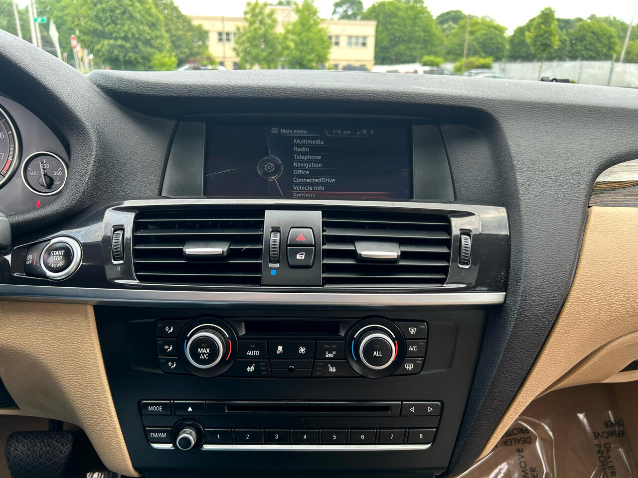 Vehicle image 13 of 21