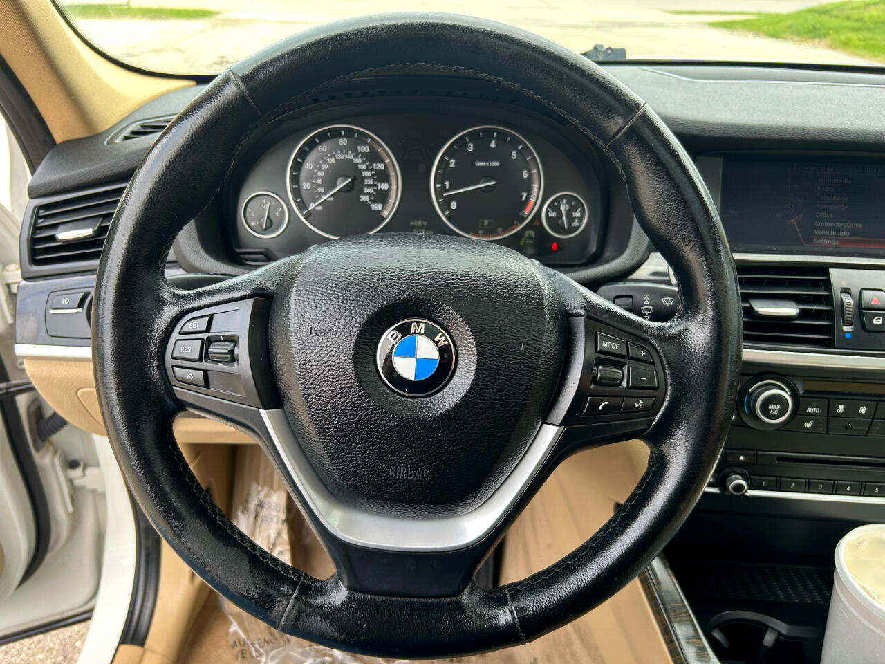 Vehicle image 15 of 21