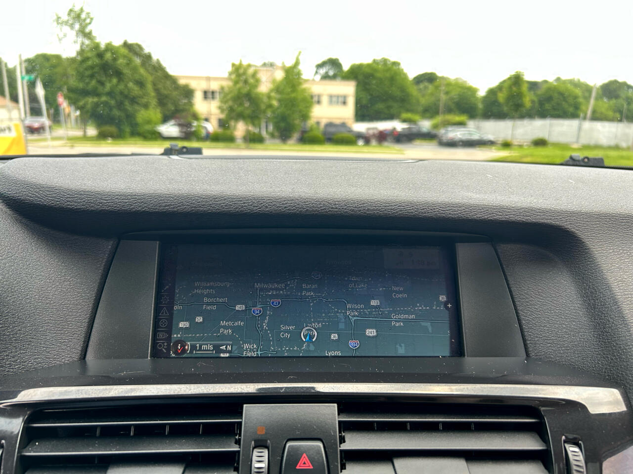 Vehicle image 14 of 21