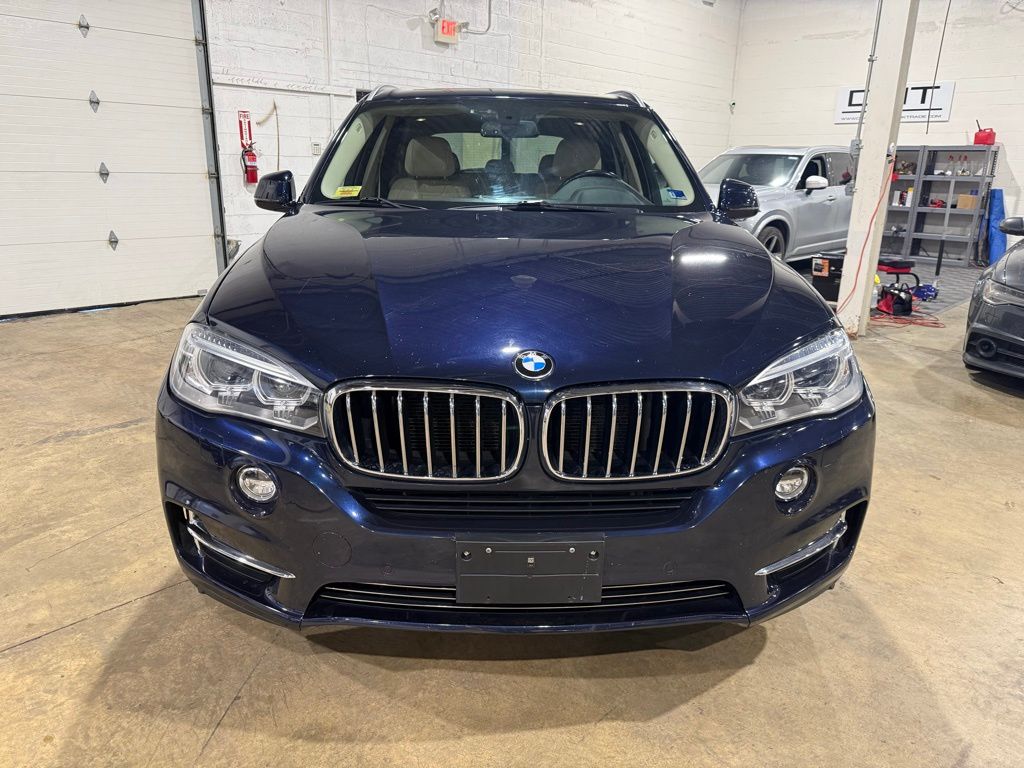 2014 BMW X5 xDrive35i Image 2 of 24