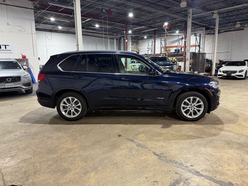 2014 BMW X5 xDrive35i Image 3 of 24