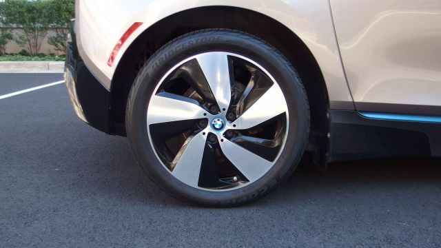 Vehicle image 7 of 59