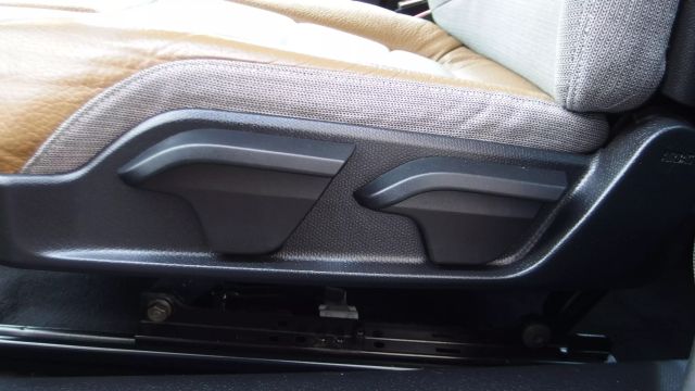 Vehicle image 18 of 59