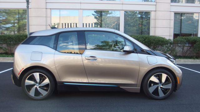 Vehicle image 4 of 59