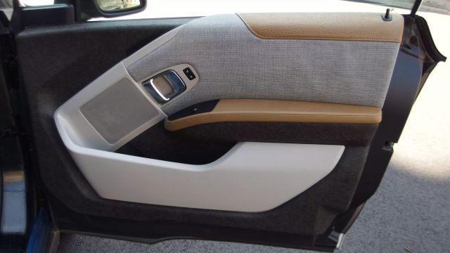 Vehicle image 37 of 59