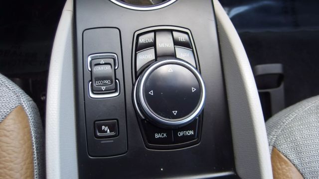 Vehicle image 53 of 59
