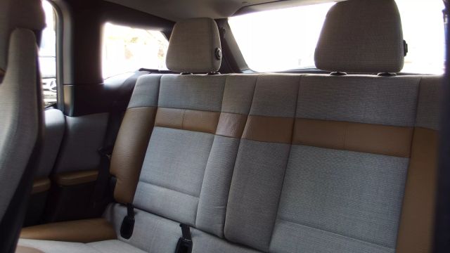 Vehicle image 25 of 59