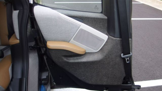 Vehicle image 27 of 59