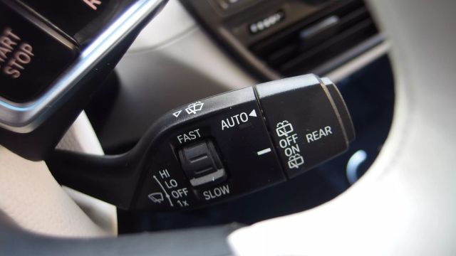 Vehicle image 51 of 59