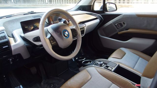 Vehicle image 16 of 59