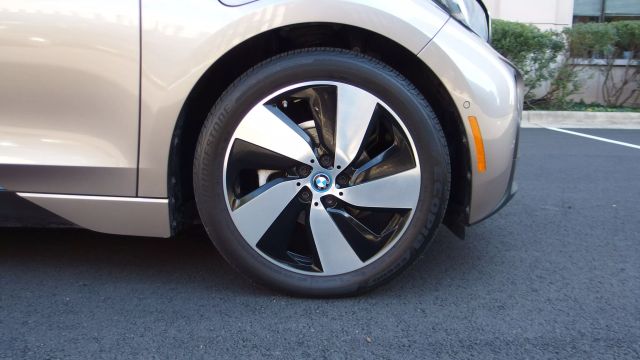 Vehicle image 6 of 59