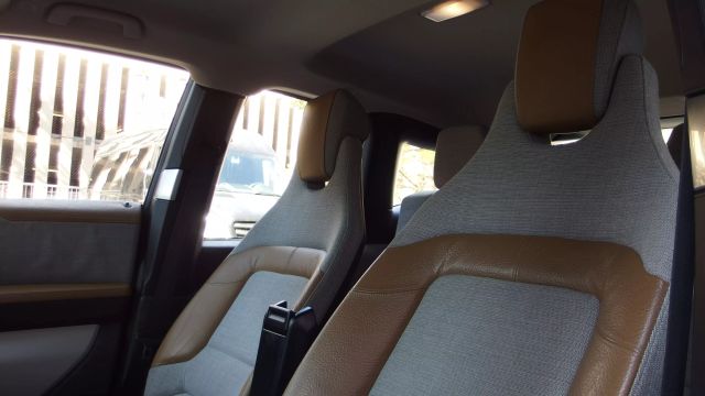 Vehicle image 19 of 59