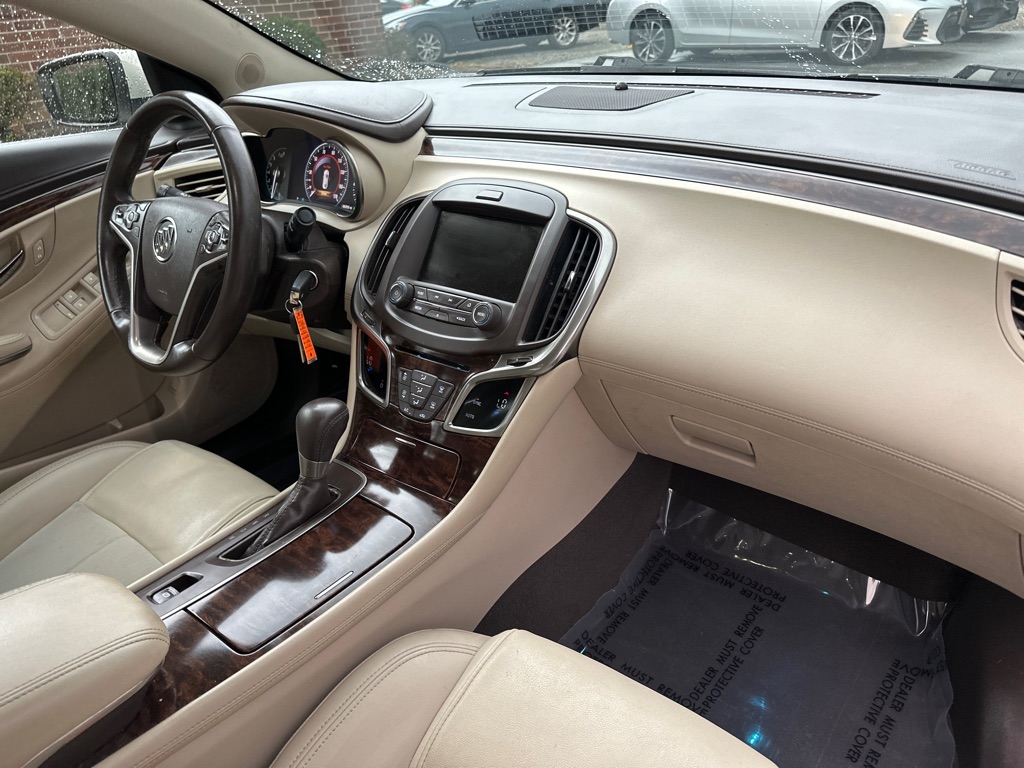 Vehicle image 21 of 34