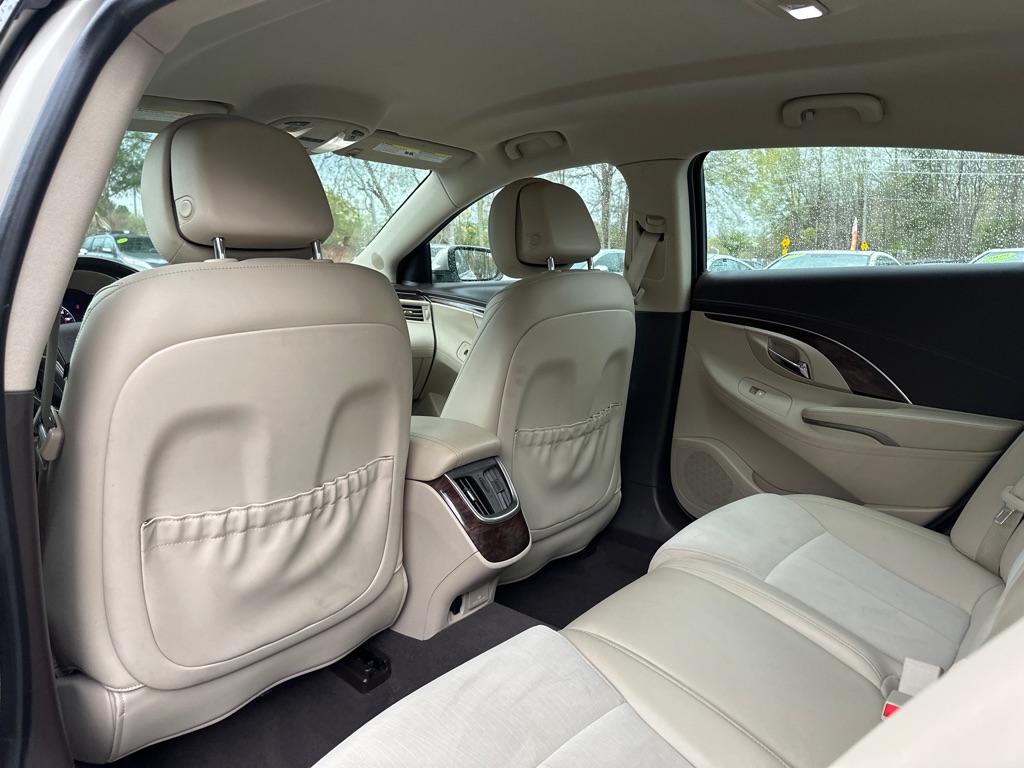 Vehicle image 15 of 34