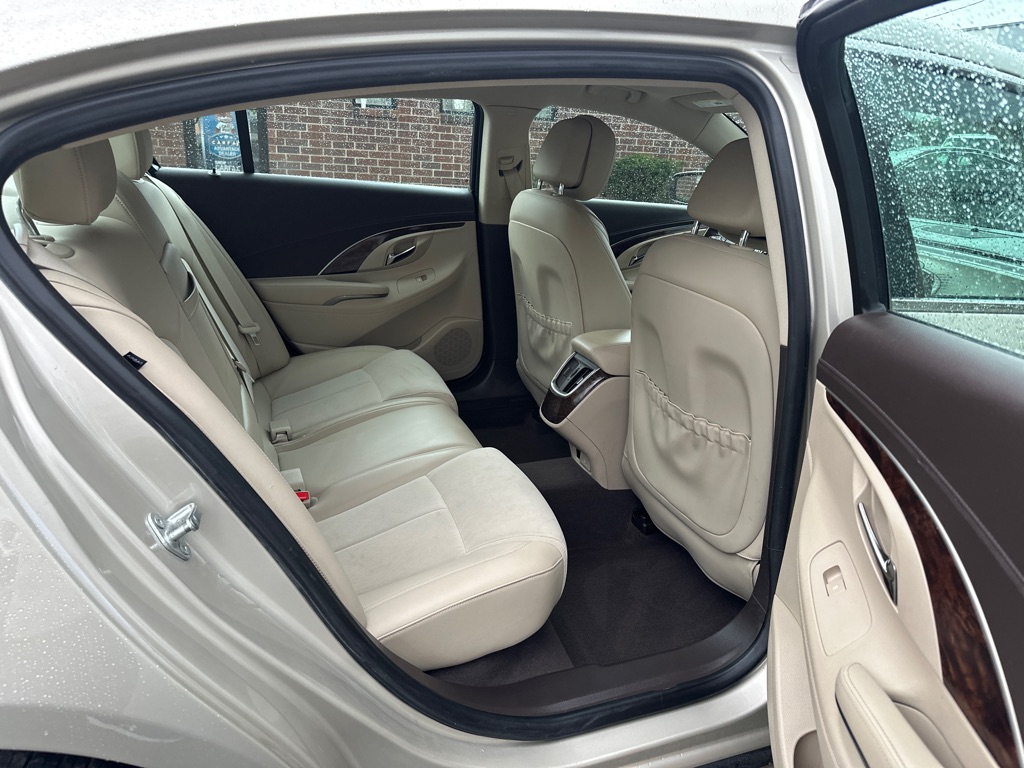 Vehicle image 16 of 34