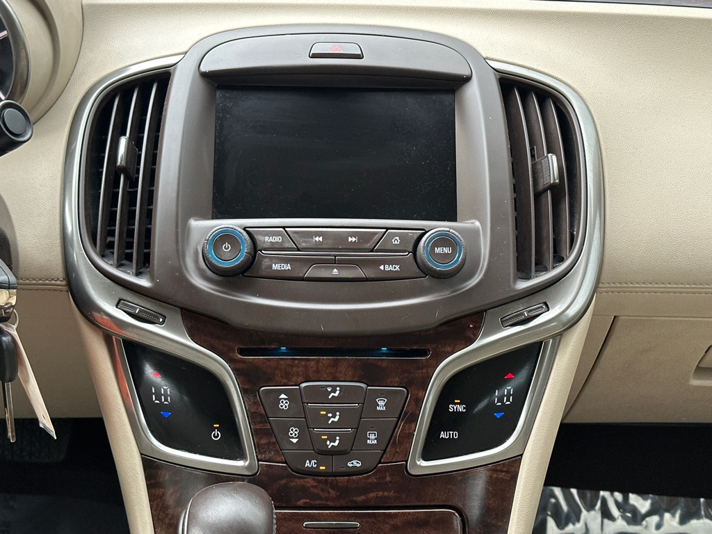 Vehicle image 26 of 34