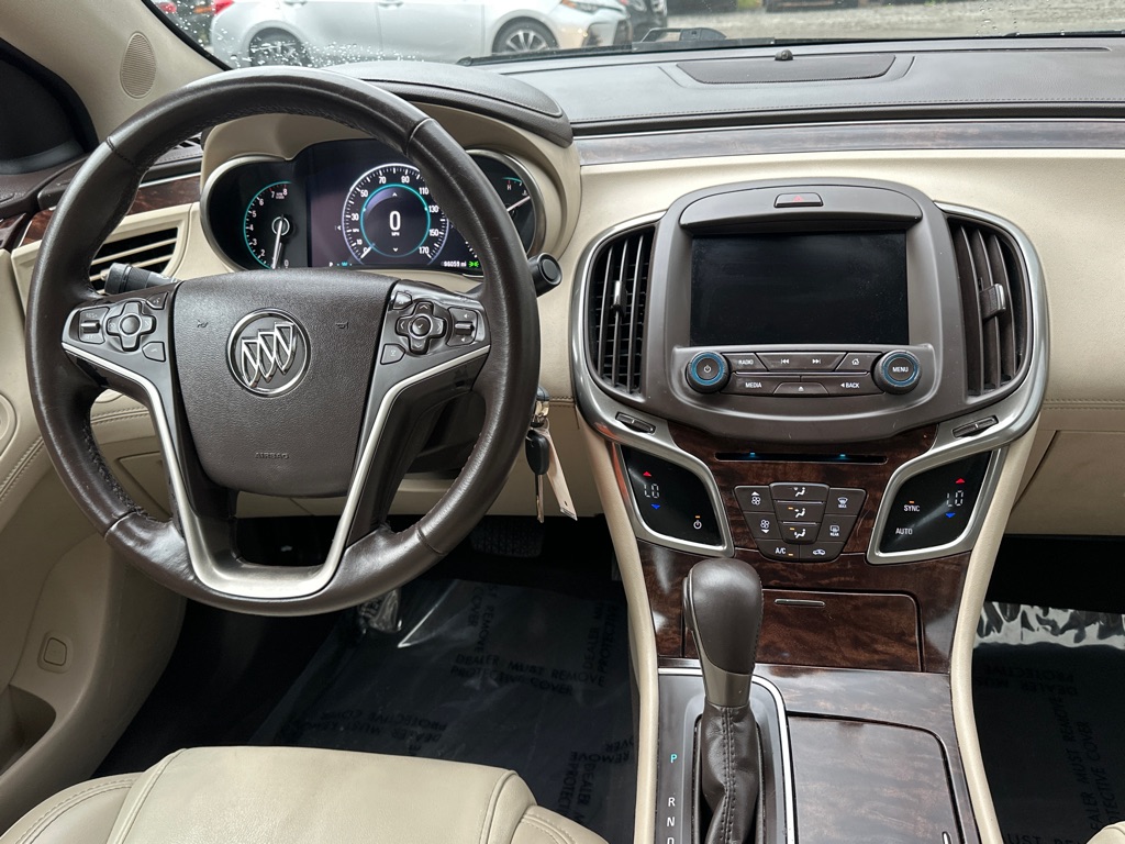 Vehicle image 28 of 34