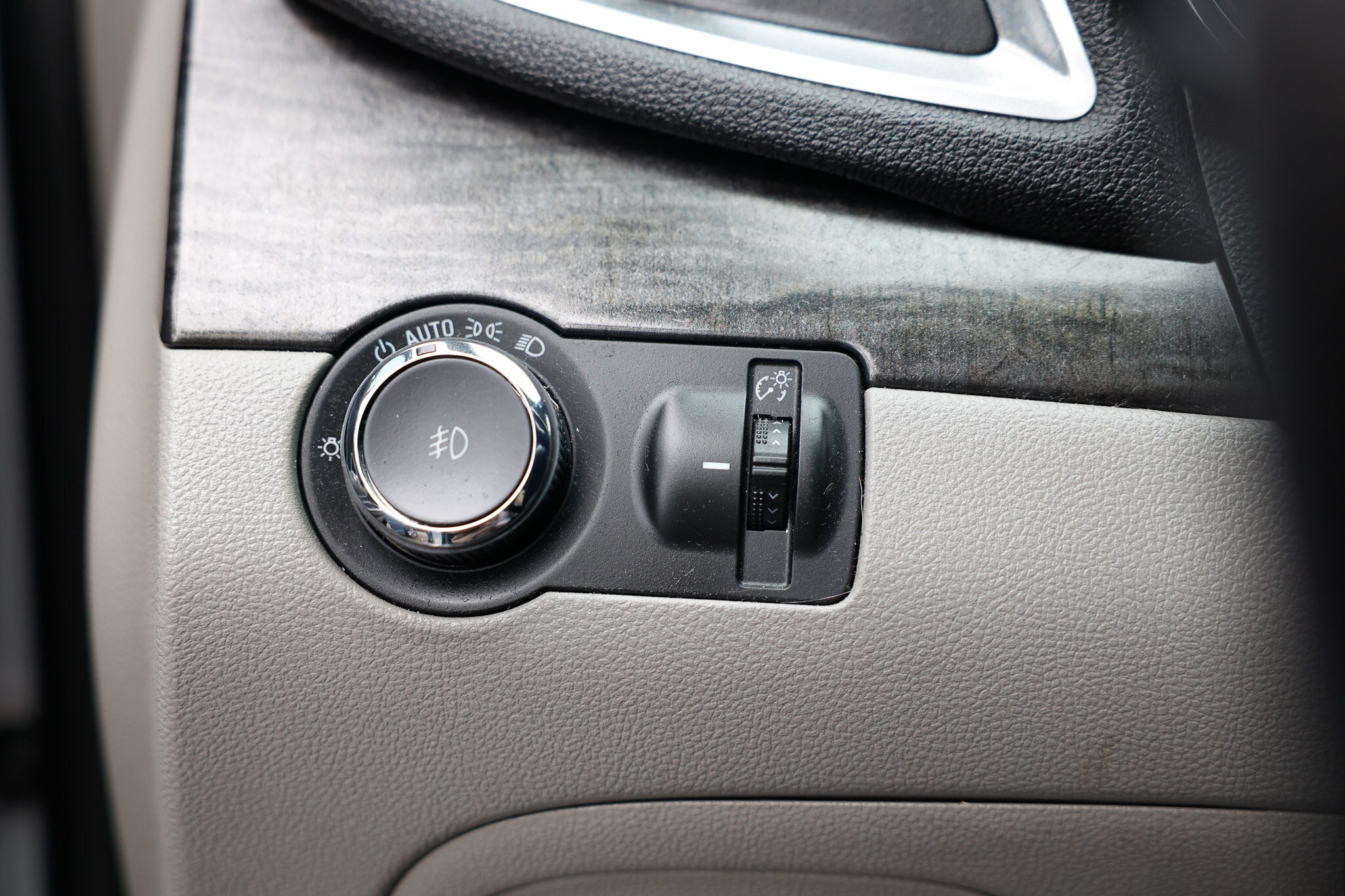 Vehicle image 52 of 56