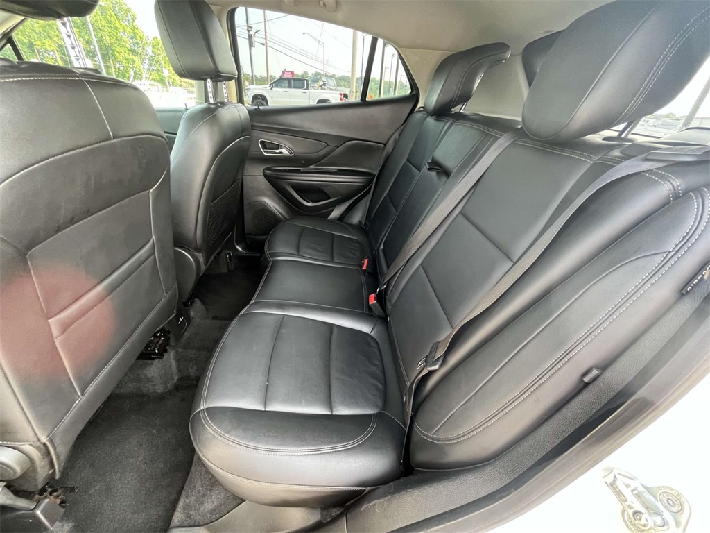 Vehicle image 17 of 23