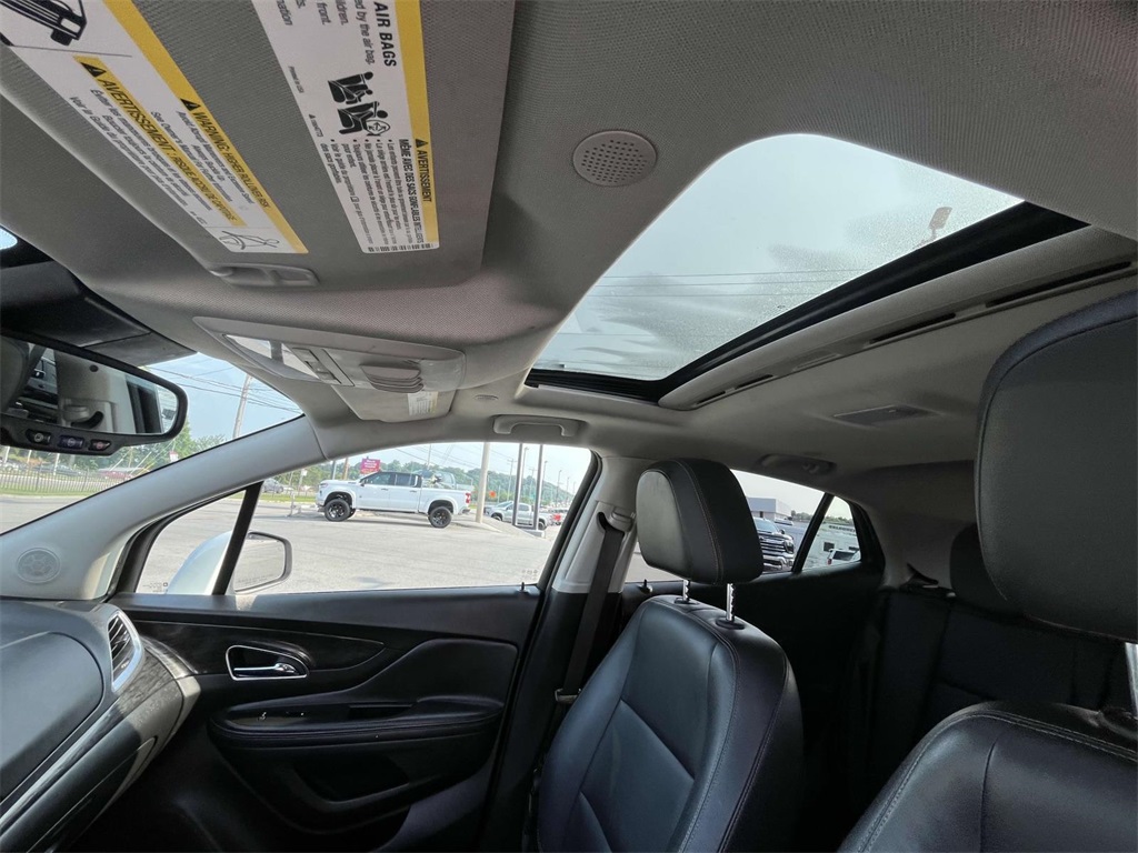Vehicle image 15 of 23