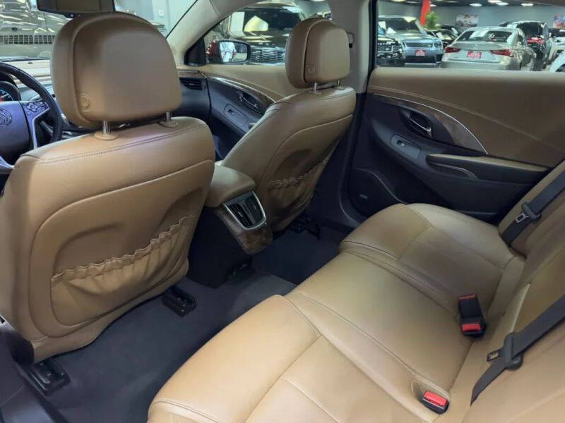 Vehicle image 39 of 56