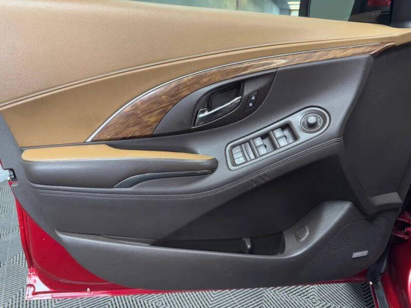 Vehicle image 36 of 56