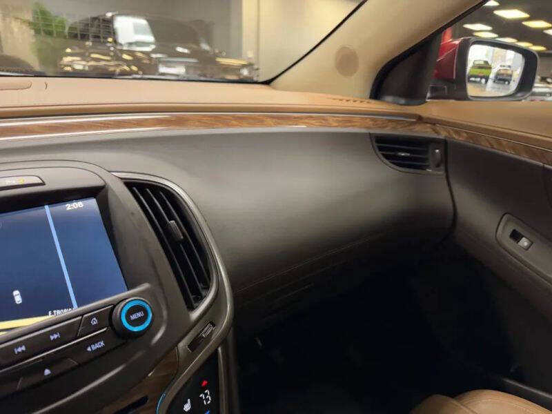 Vehicle image 25 of 56