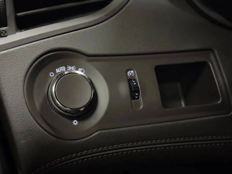 Vehicle image 28 of 56