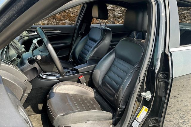 Vehicle image 9 of 33