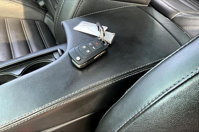 Vehicle image 28 of 33