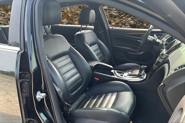 Vehicle image 8 of 33