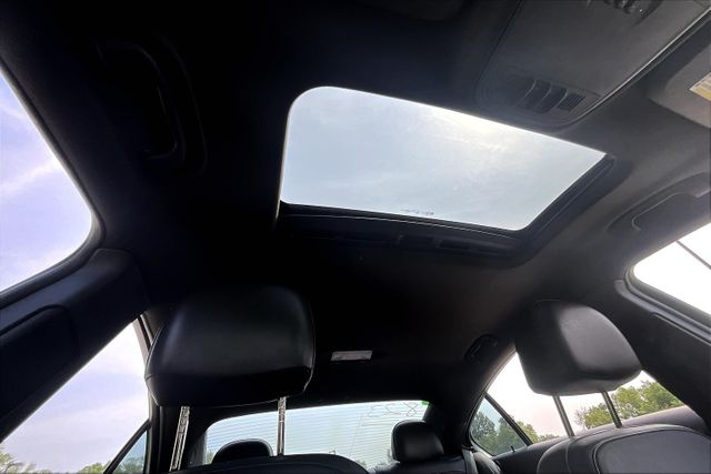 Vehicle image 32 of 33