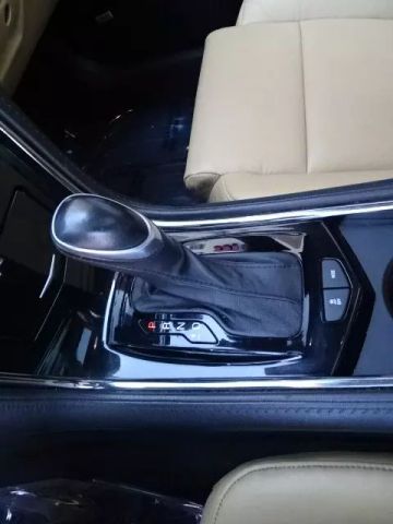 Vehicle image 43 of 49
