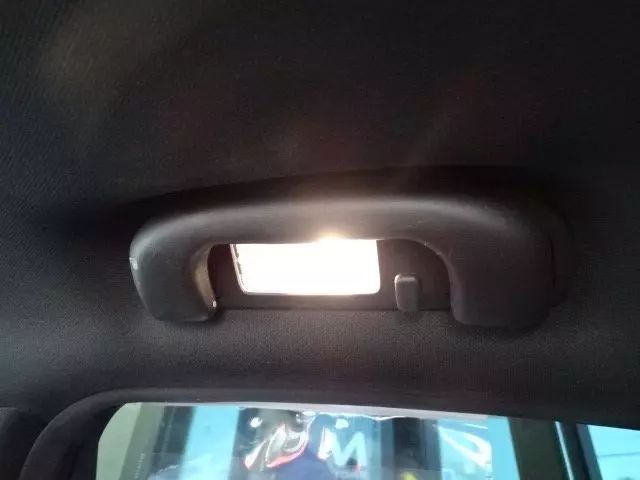 Vehicle image 31 of 49