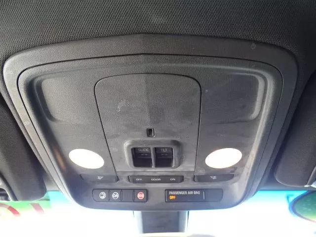 Vehicle image 32 of 49